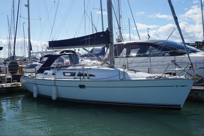 Jeanneau Sun Odyssey 37 | Blue Otter