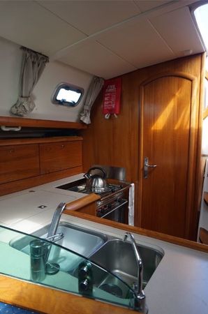 Jeanneau Sun Odyssey 37 | Blue Otter