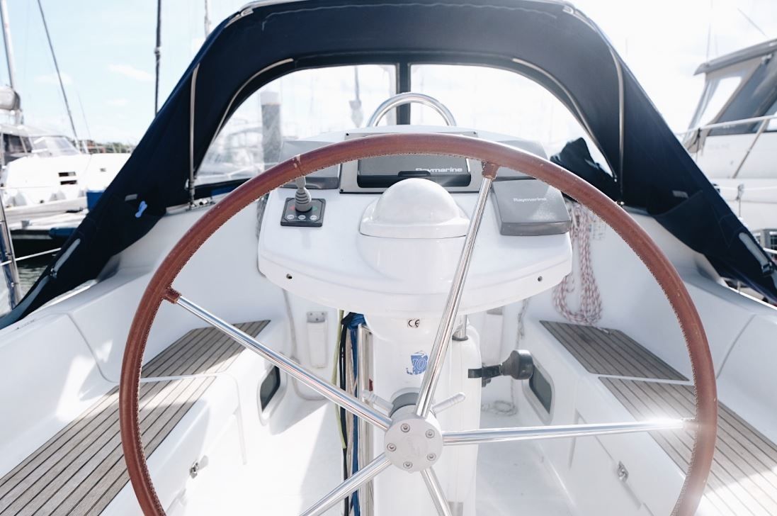 Jeanneau Sun Odyssey 37 | Blue Otter