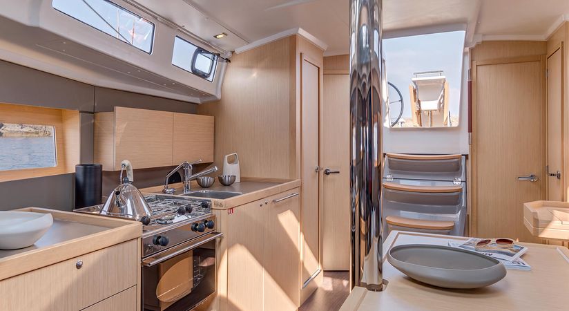 Beneteau Oceanis 38.1 | Providence