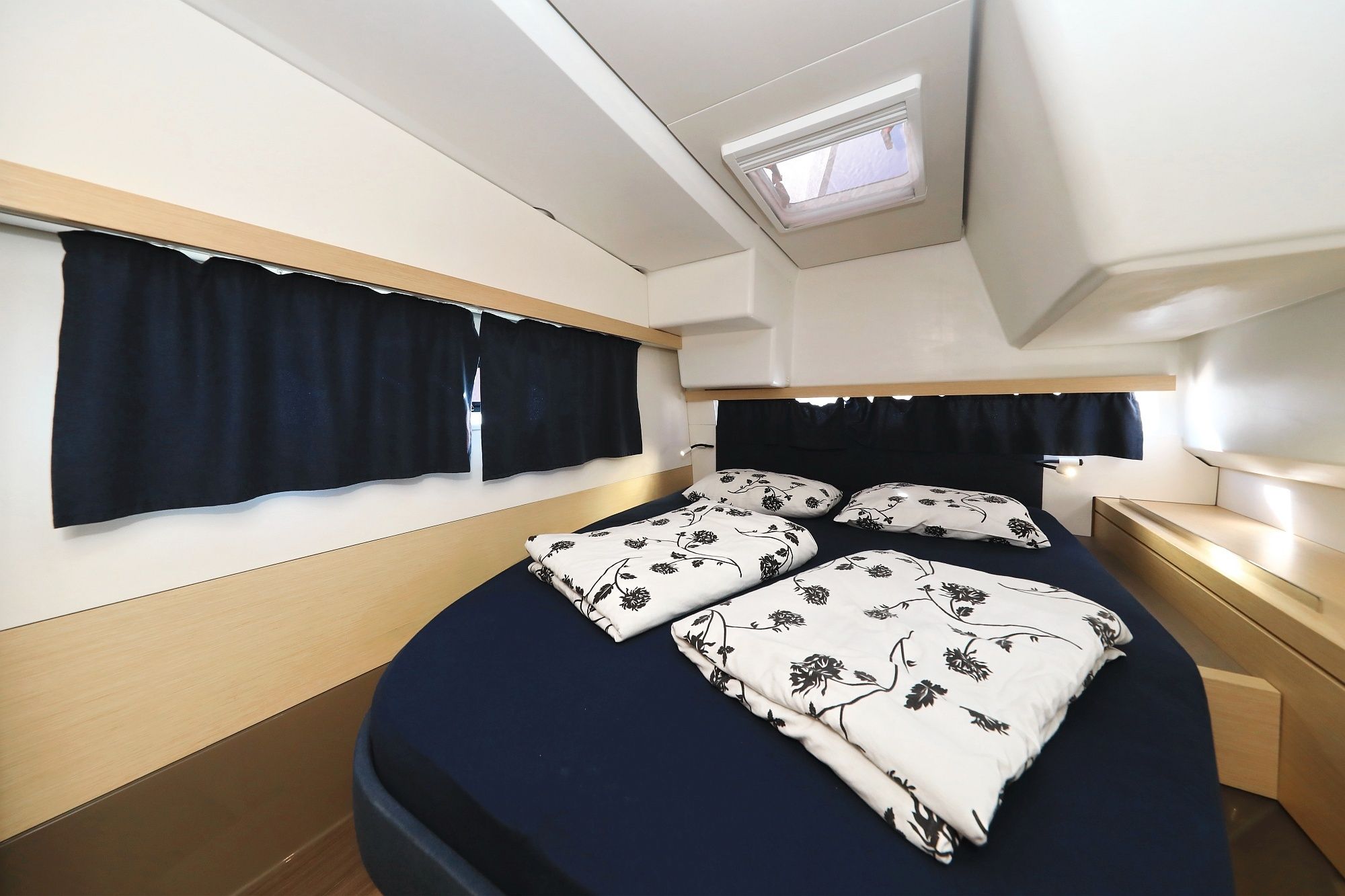 Fountaine Pajot Lucia 40 | Floreanne