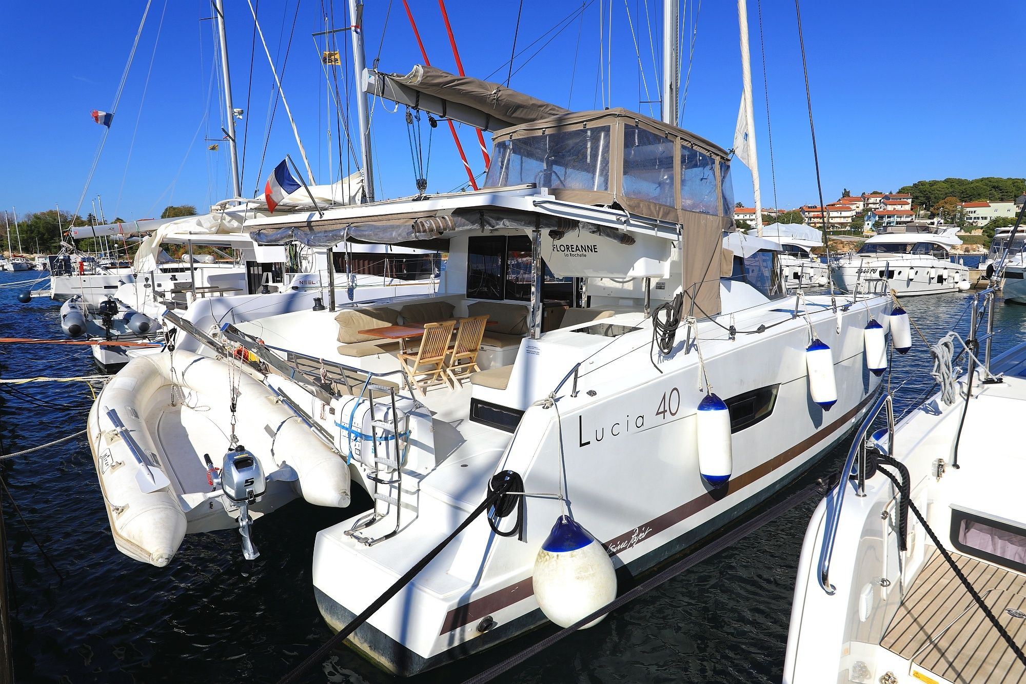 Fountaine Pajot Lucia 40 | Floreanne