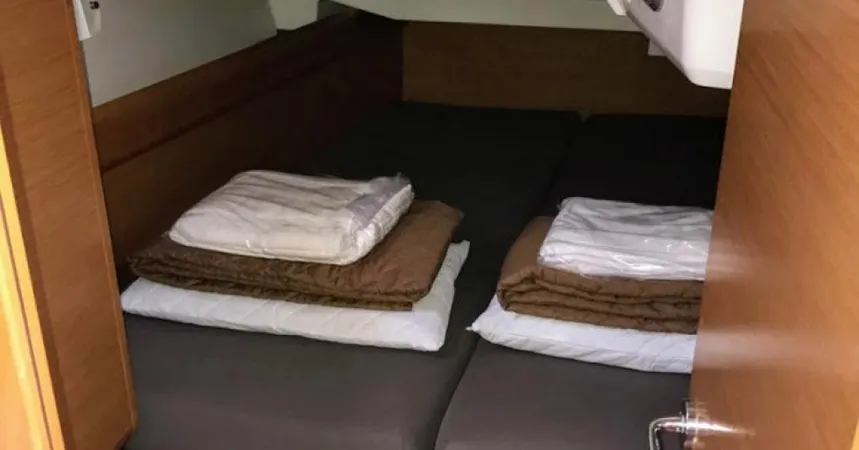 Jeanneau Sun Odyssey 439 | Sea & Sky8