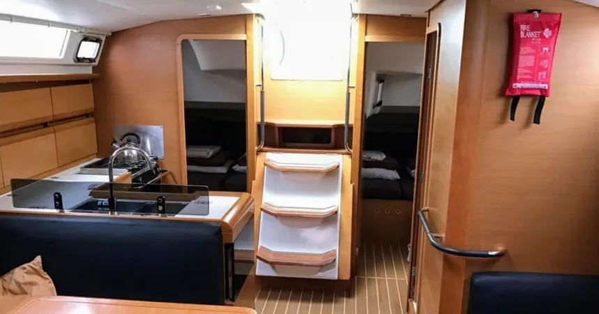 Jeanneau Sun Odyssey 439 | Sea & Sky4