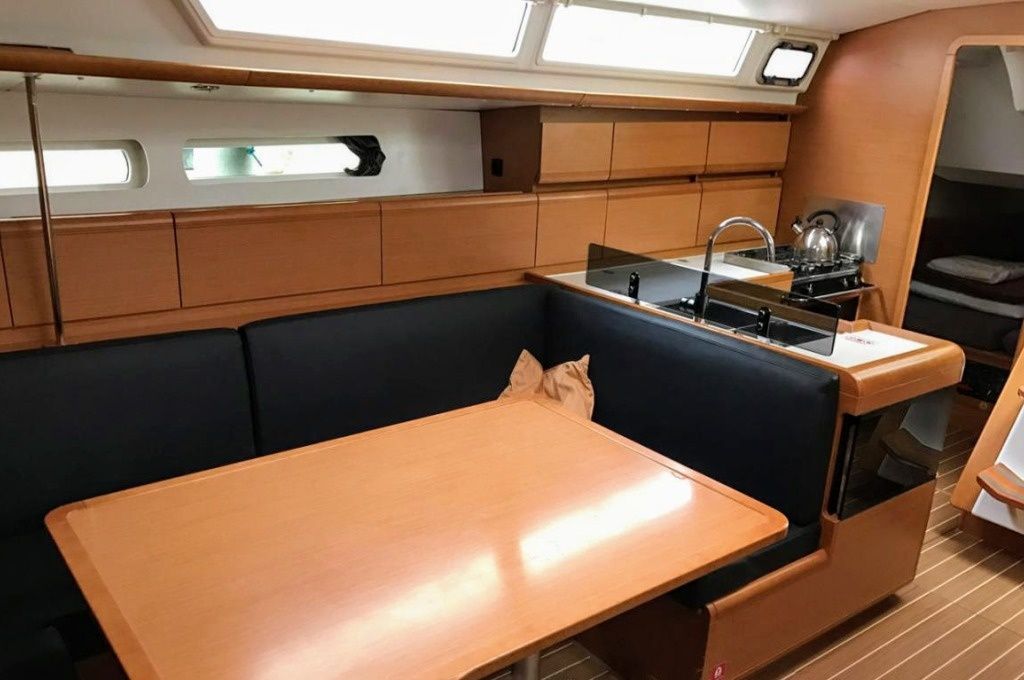 Jeanneau Sun Odyssey 439 | Sea & Sky5