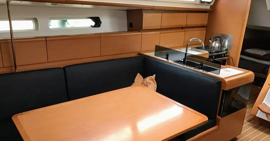 Jeanneau Sun Odyssey 439 | Sea & Sky5