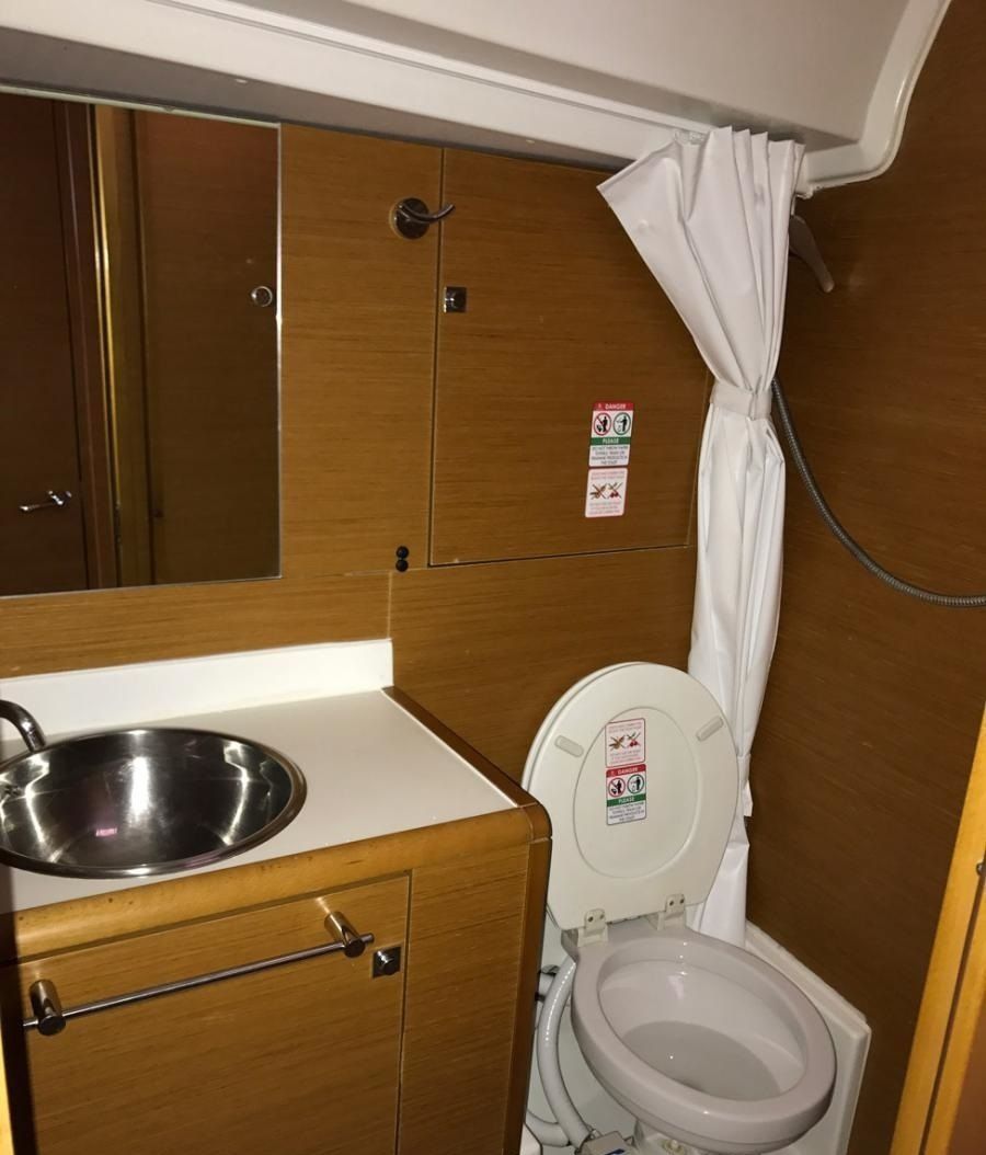 Jeanneau Sun Odyssey 439 | Sea & Sky13