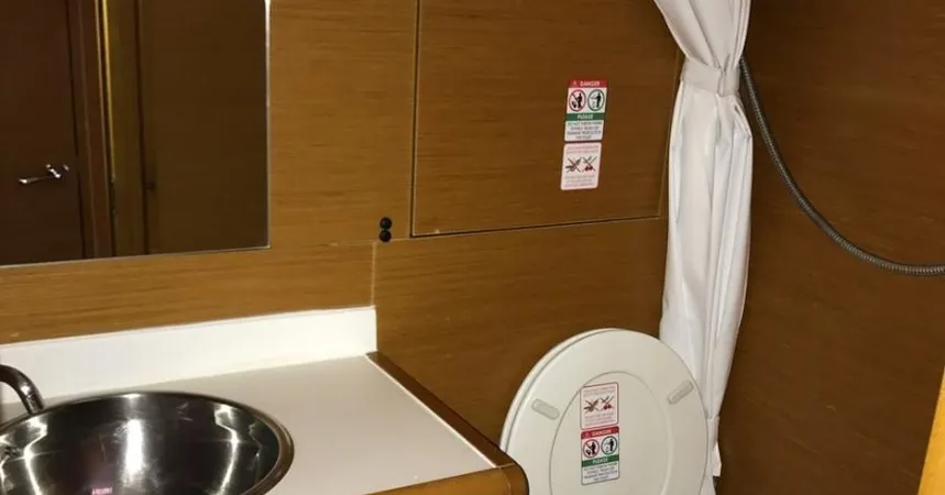 Jeanneau Sun Odyssey 439 | Sea & Sky13