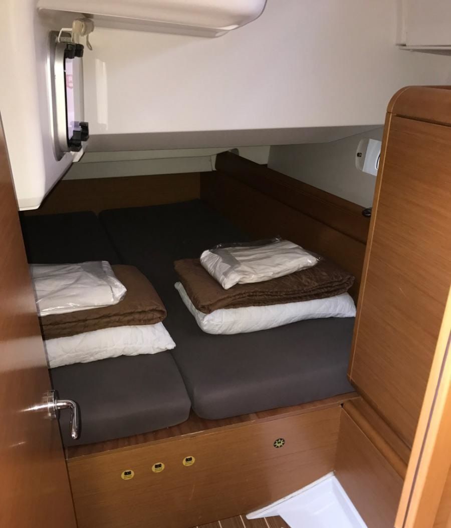 Jeanneau Sun Odyssey 439 | Sea & Sky10