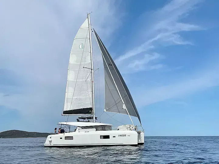 Lagoon 42 | Maisha