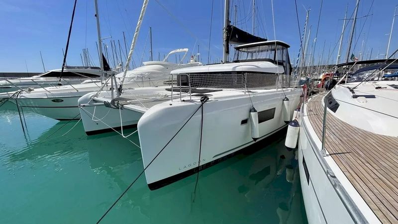 Lagoon 42 | Maisha