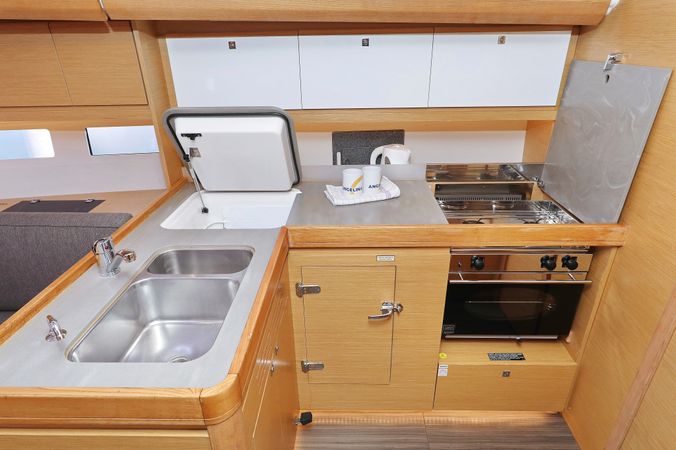 Dufour 412 | Themisto