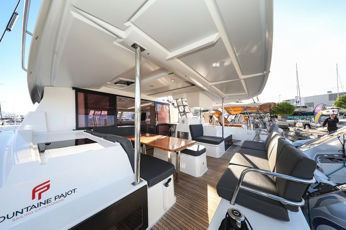 Fountaine Pajot Astrea 42 | Macho