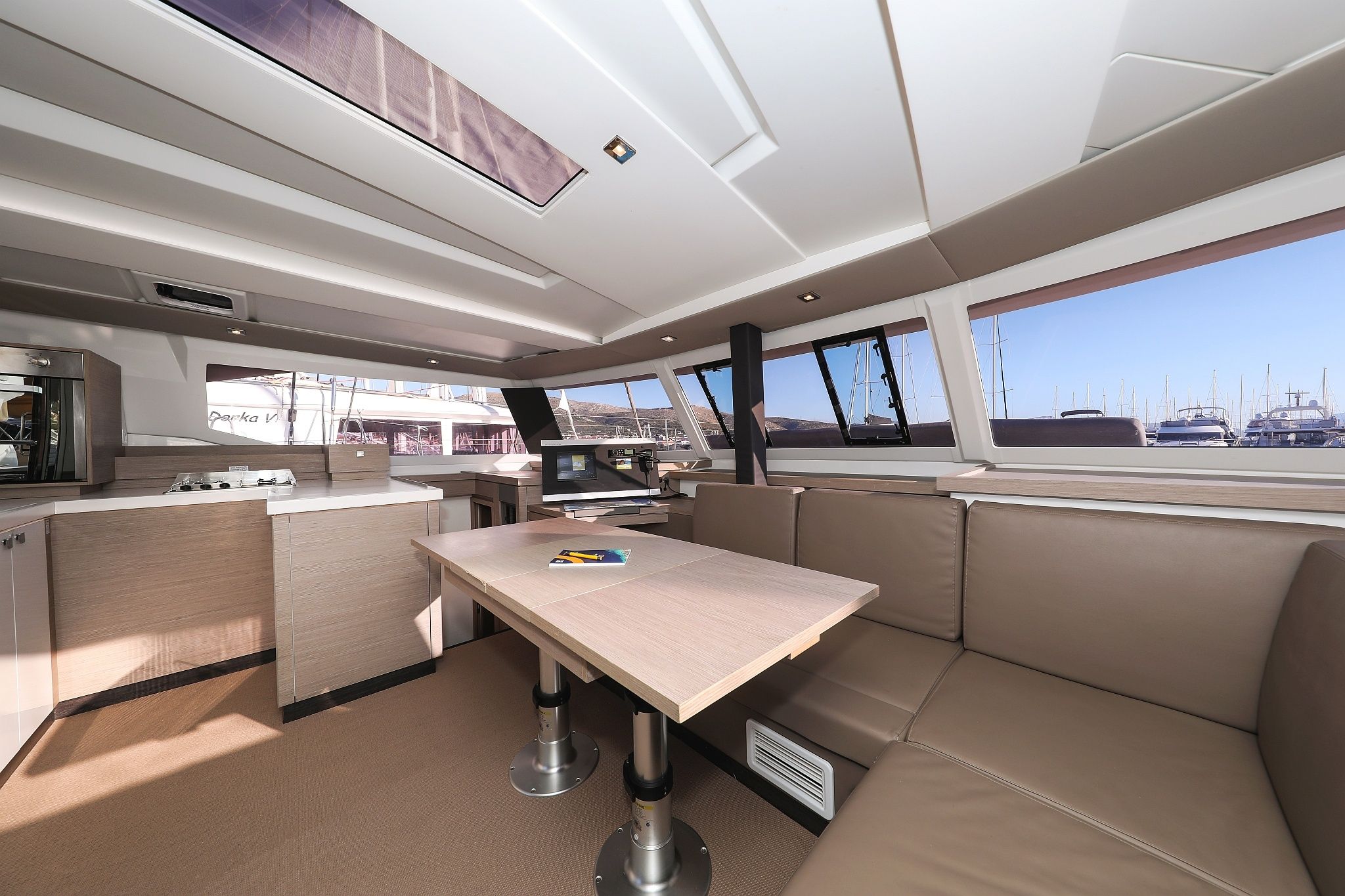 Fountaine Pajot Astrea 42 | Macho