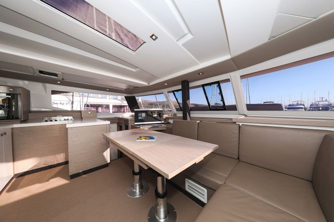 Fountaine Pajot Astrea 42 | Macho