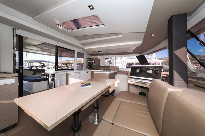 Fountaine Pajot Astrea 42 | Macho