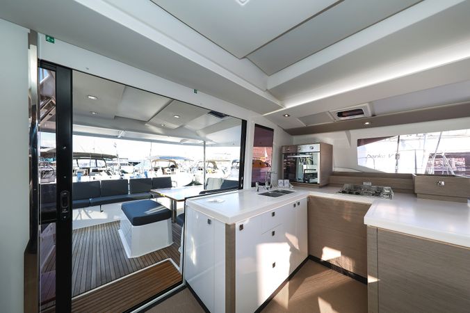 Fountaine Pajot Astrea 42 | Macho