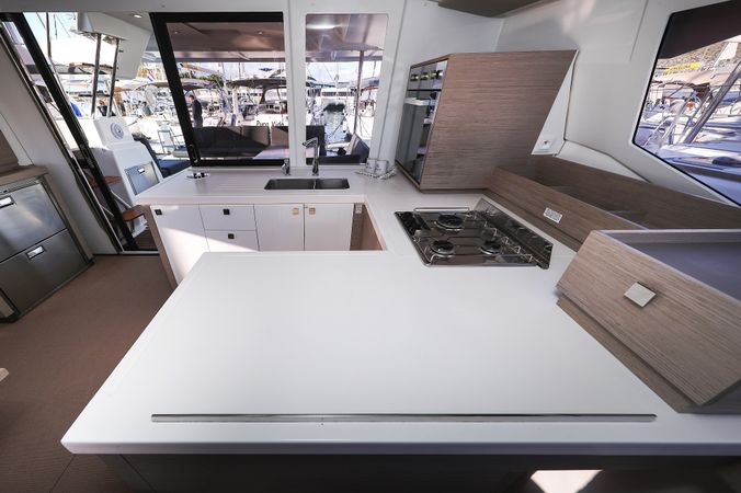 Fountaine Pajot Astrea 42 | Macho