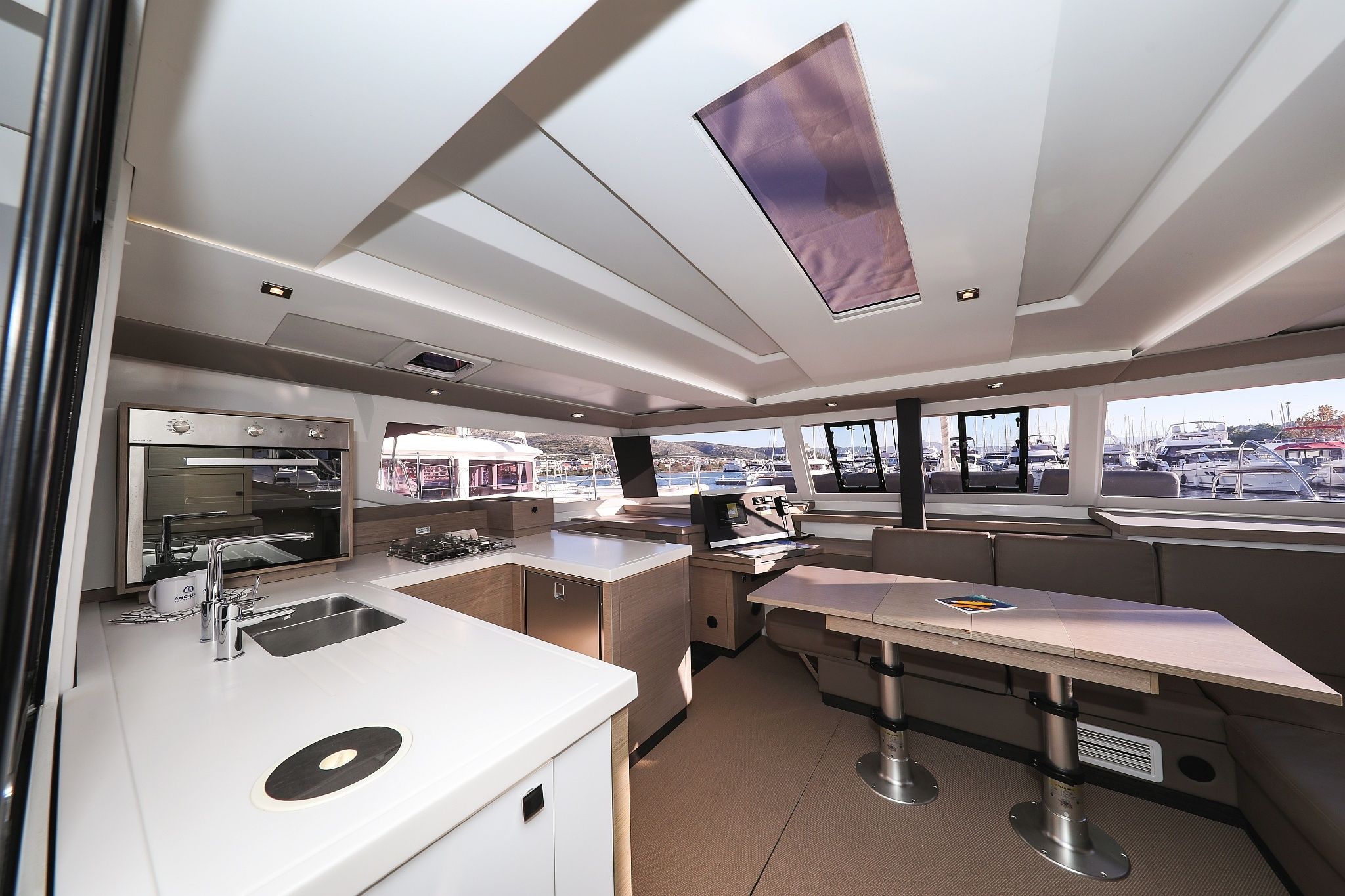 Fountaine Pajot Astrea 42 | Macho