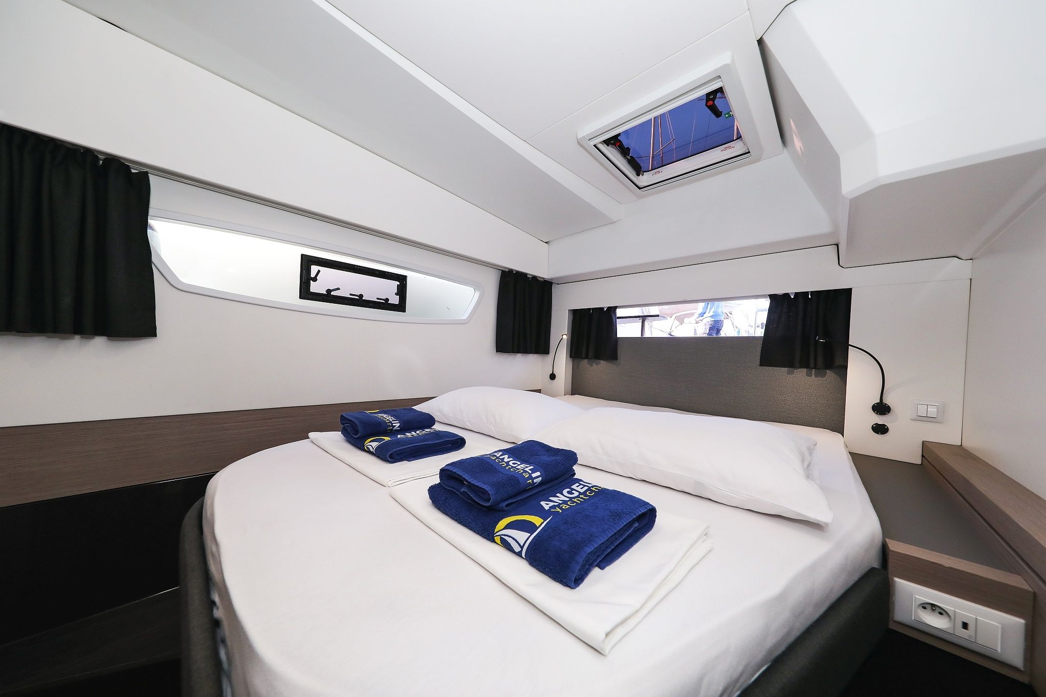 Fountaine Pajot Astrea 42 | Macho