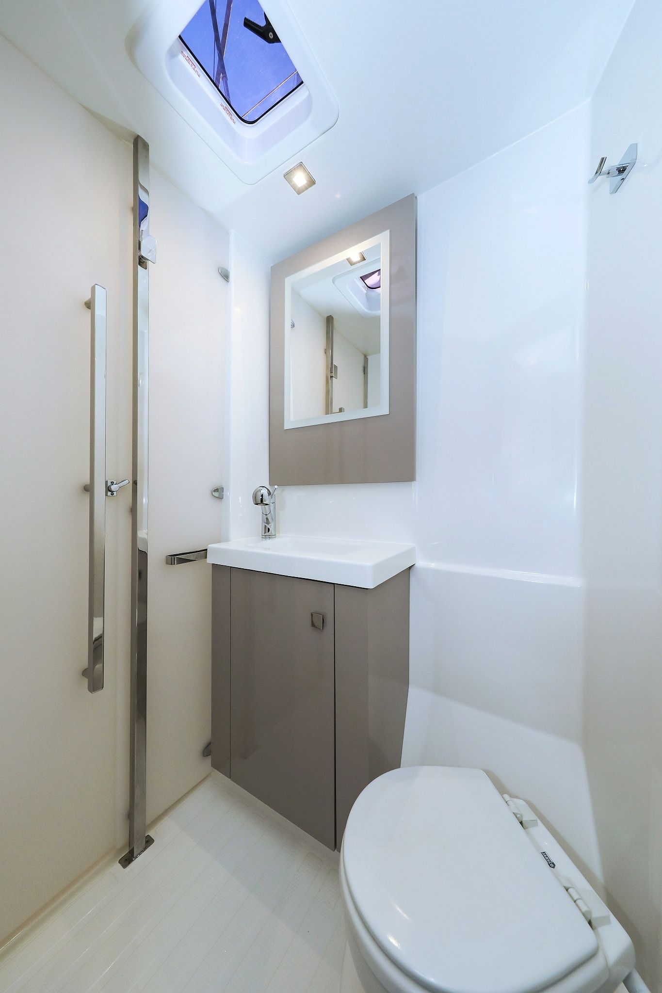 Fountaine Pajot Astrea 42 | Macho