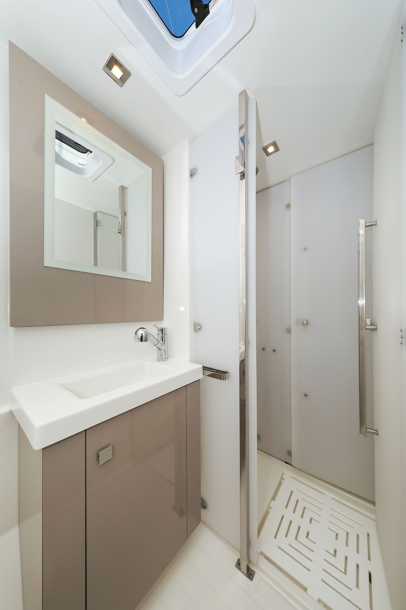 Fountaine Pajot Astrea 42 | Macho