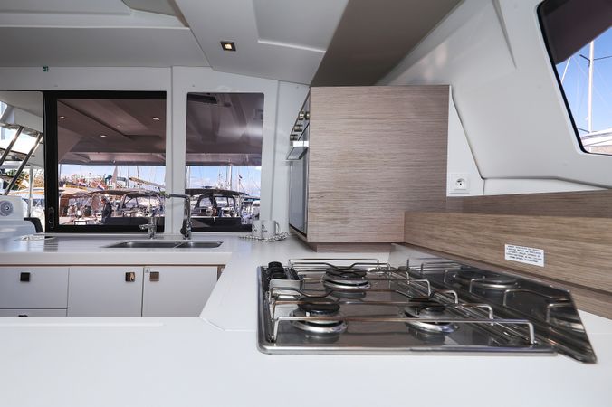 Fountaine Pajot Astrea 42 | Macho