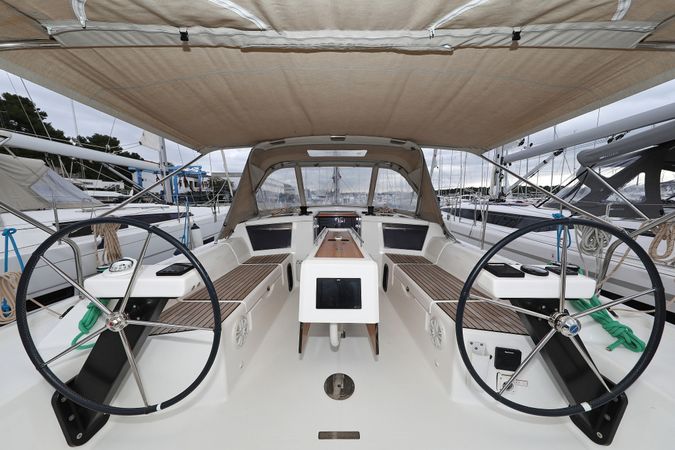 Dufour 390 | Mercury