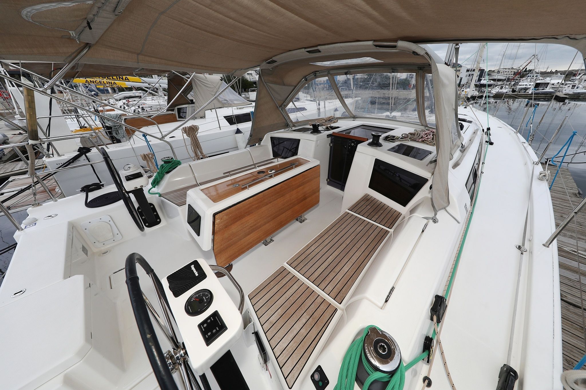 Dufour 390 | Mercury