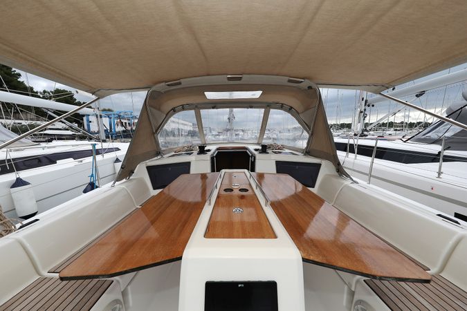 Dufour 390 | Mercury