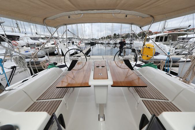 Dufour 390 | Mercury