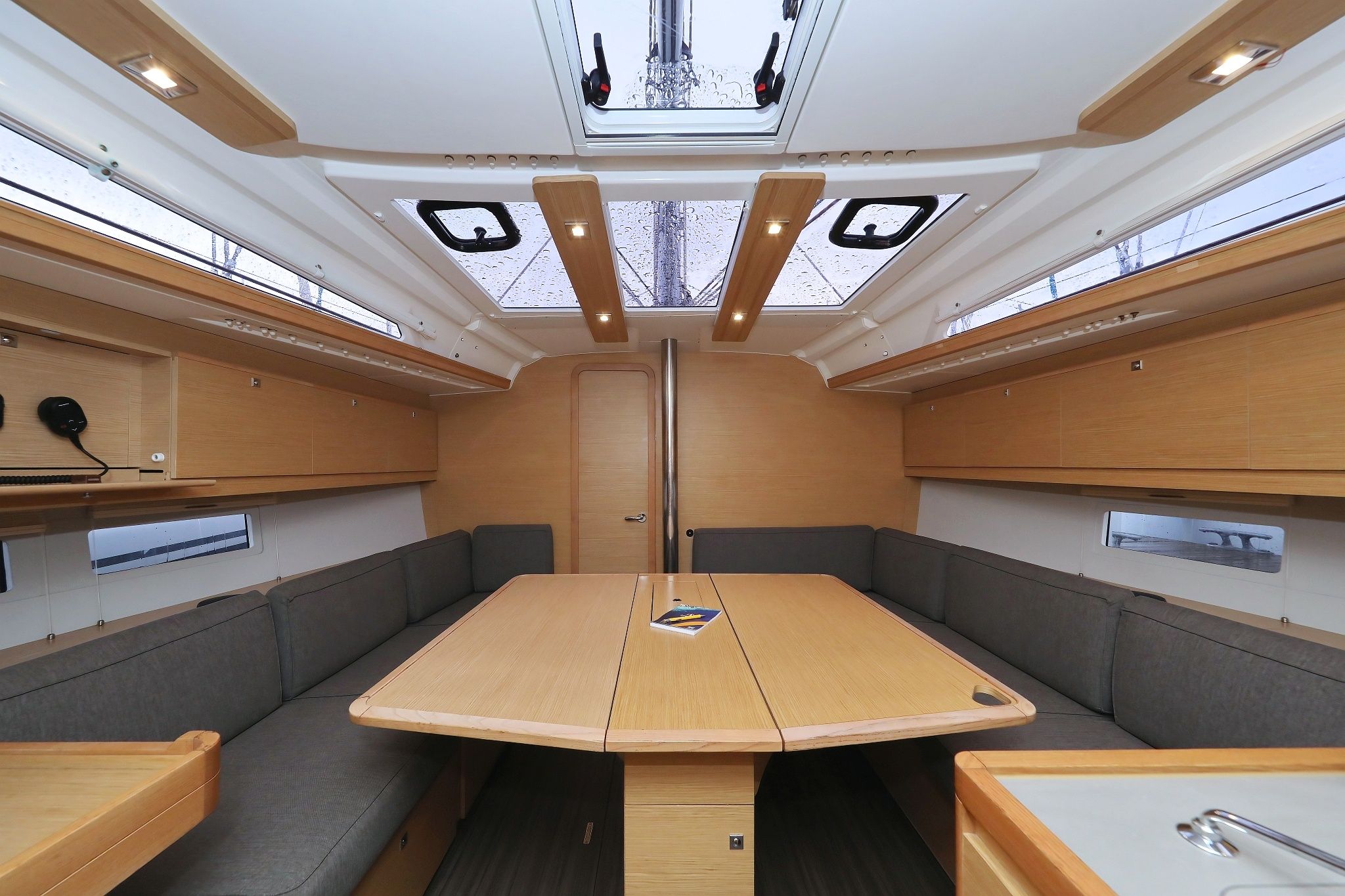 Dufour 390 | Mercury