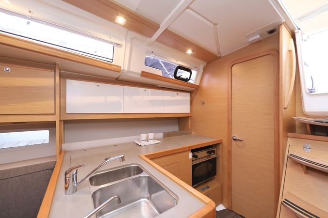 Dufour 390 | Mercury