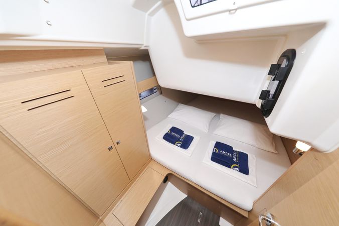 Dufour 390 | Mercury