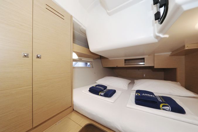 Dufour 390 | Mercury