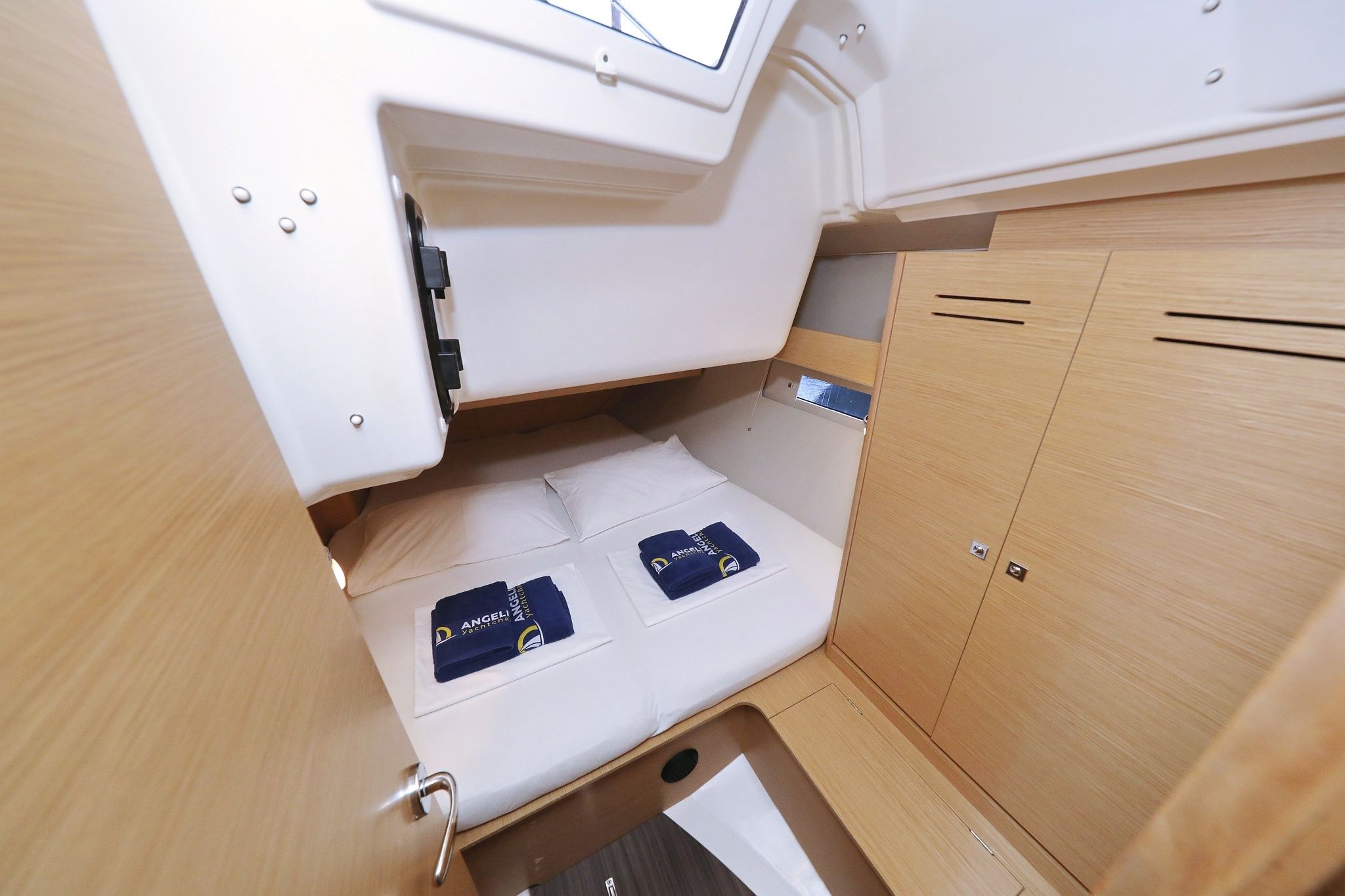 Dufour 390 | Mercury