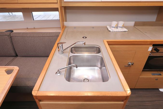 Dufour 390 | Mercury