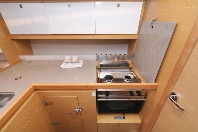 Dufour 390 | Mercury