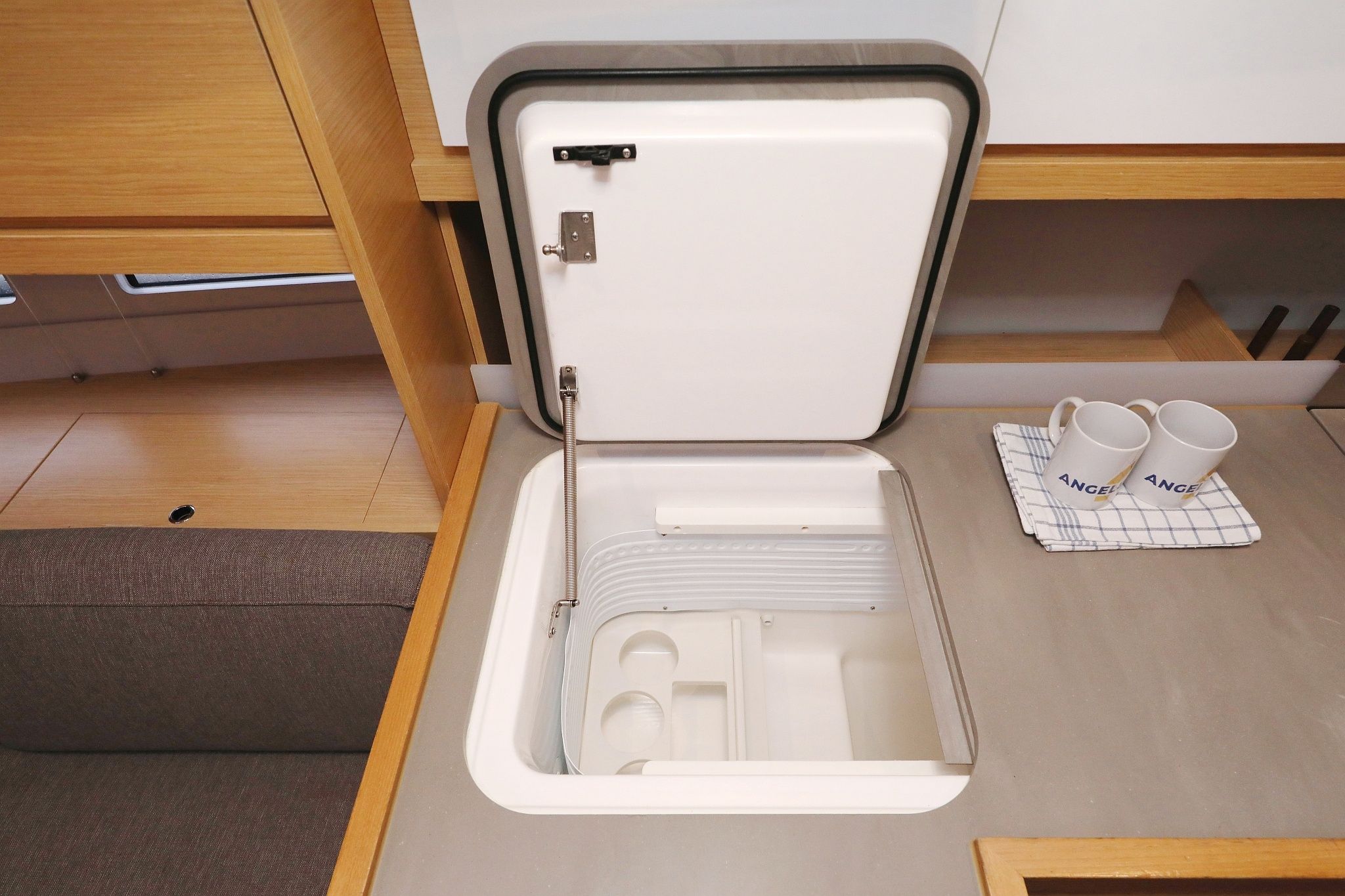 Dufour 390 | Mercury