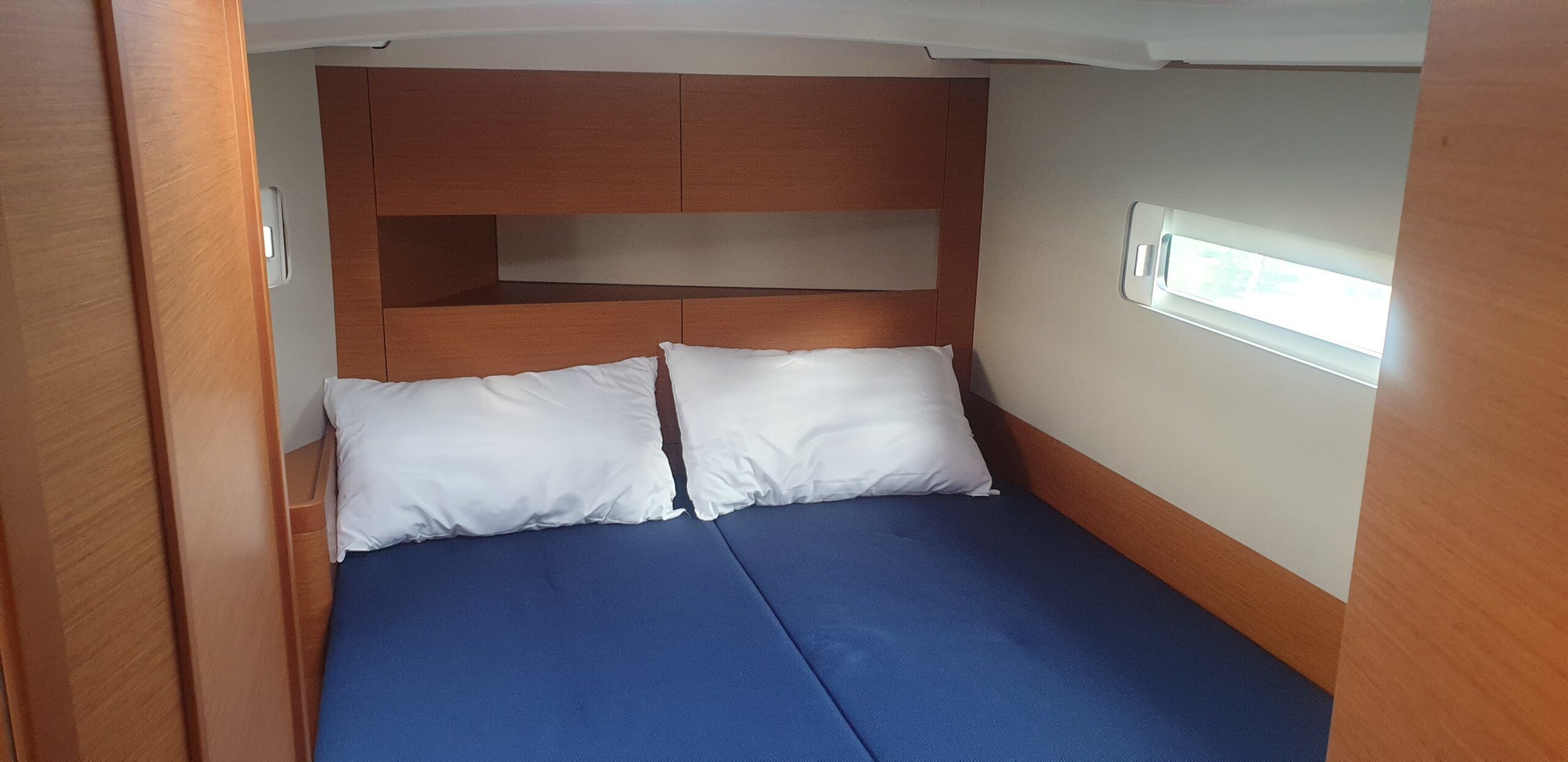 Jeanneau Sun Odyssey 410 | The Song Is You