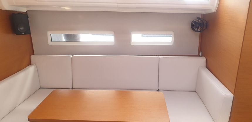 Jeanneau Sun Odyssey 410 | The Song Is You