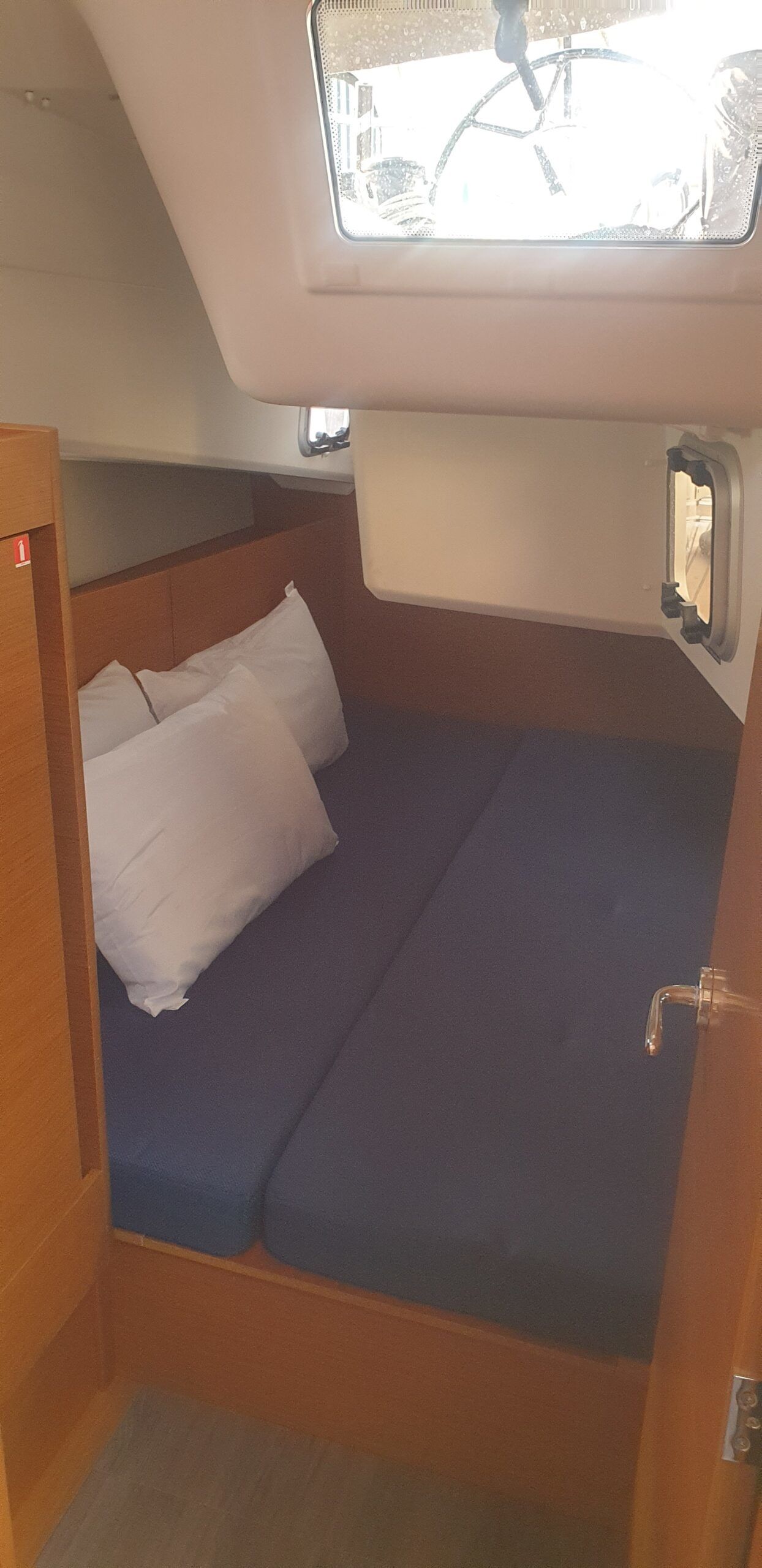 Jeanneau Sun Odyssey 410 | The Song Is You