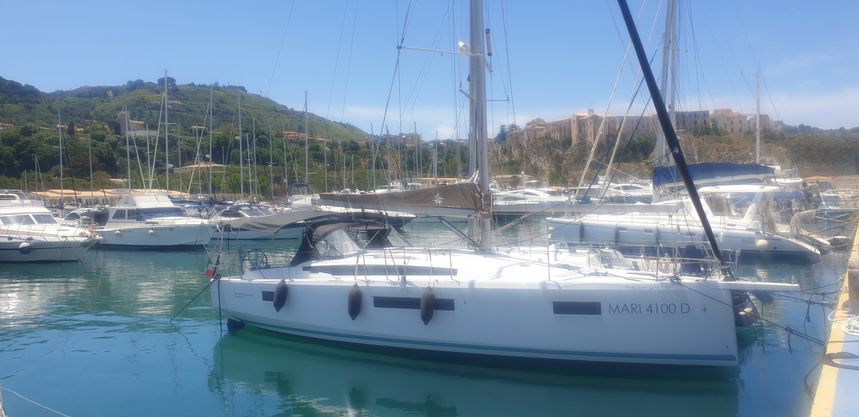 Jeanneau Sun Odyssey 410 | The Song Is You