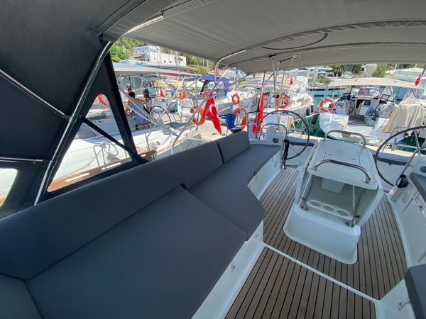 Jeanneau Sun Odyssey 53 | Mocha 2