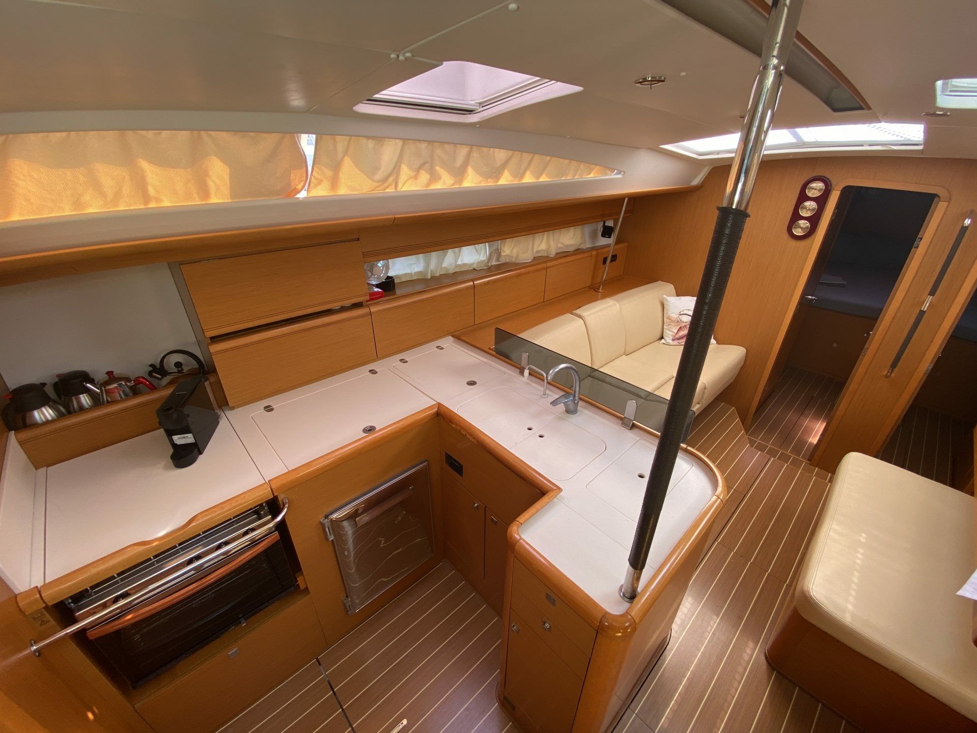 Jeanneau Sun Odyssey 53 | Mocha 2
