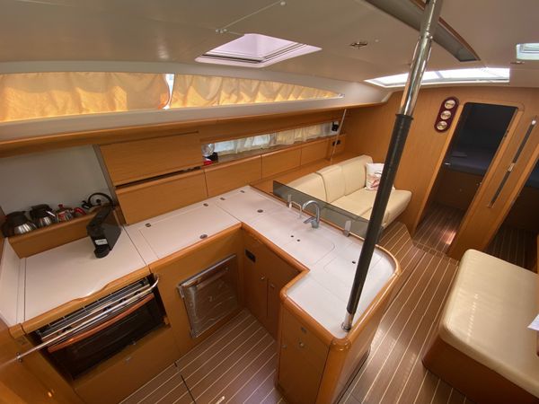 Jeanneau Sun Odyssey 53 | Mocha 2