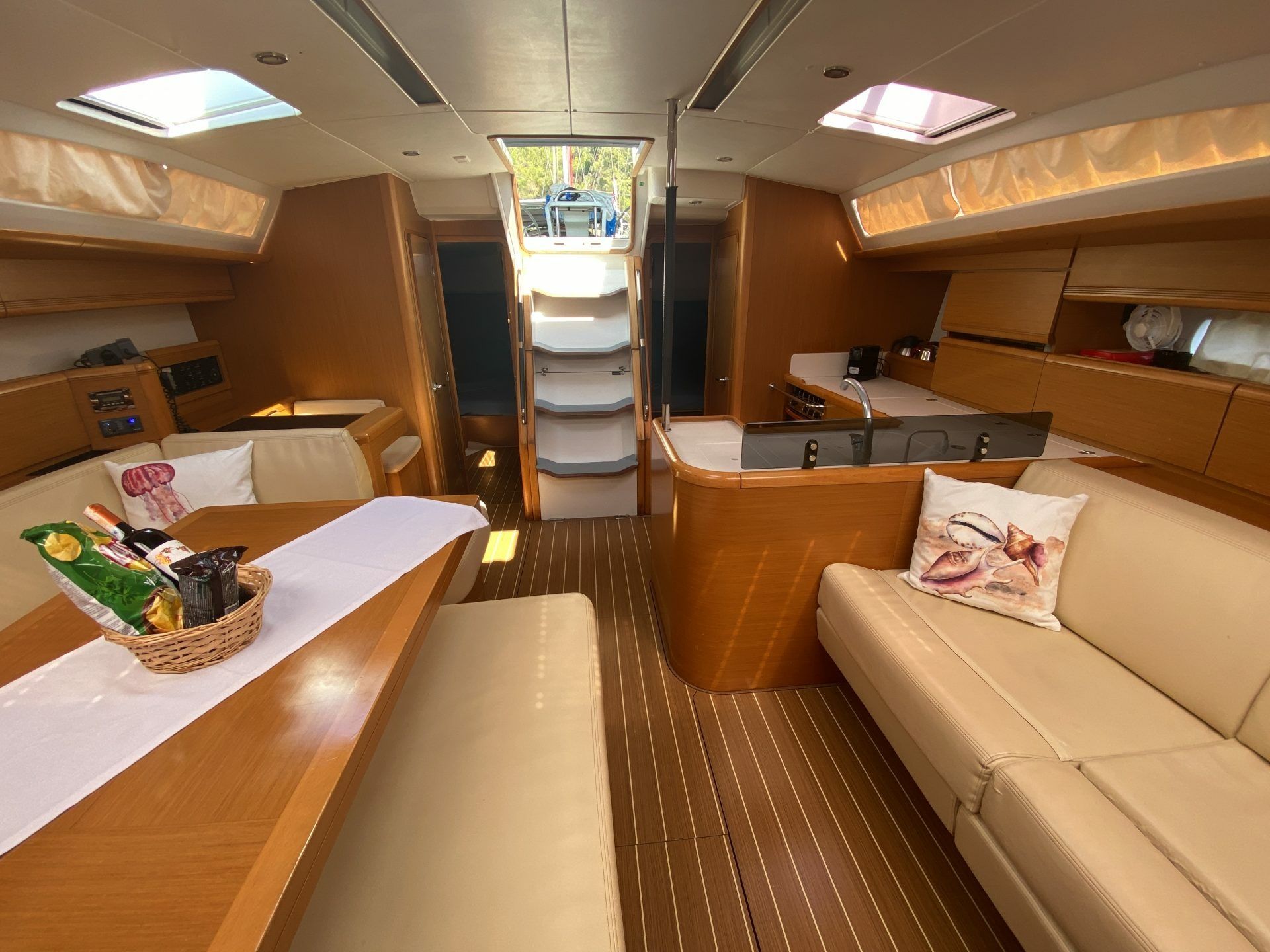 Jeanneau Sun Odyssey 53 | Mocha 2