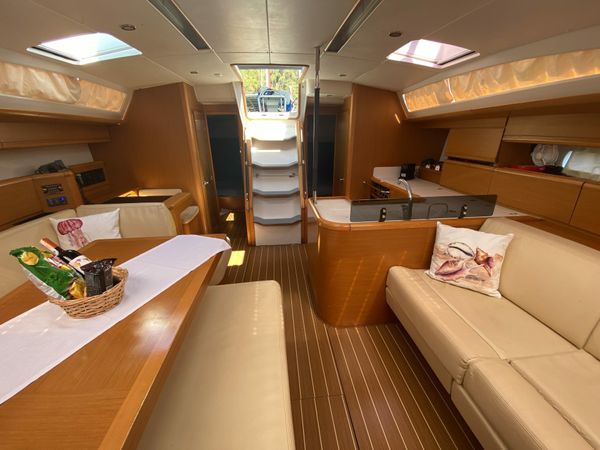 Jeanneau Sun Odyssey 53 | Mocha 2