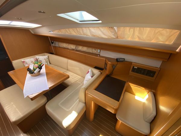 Jeanneau Sun Odyssey 53 | Mocha 2