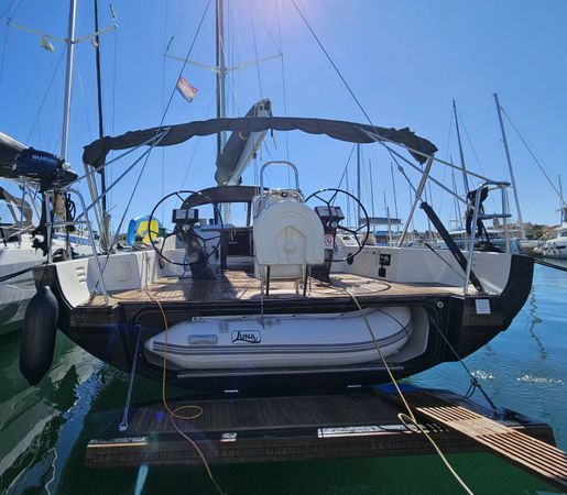 More 55 | Luna Nera
